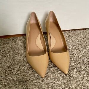 NWT Banana Republic Nude Patent Leather Pumps Size 7.5